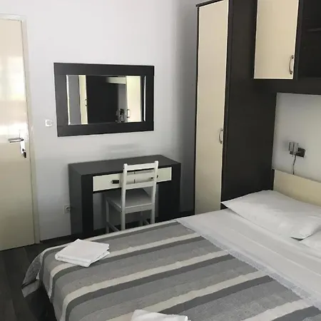 Apartment Vala 3 Grebastica