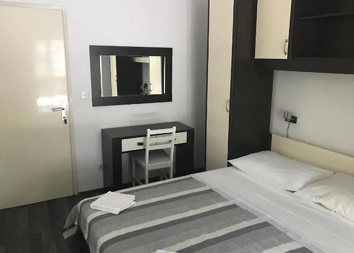 Apartment Vala 3 Grebastica